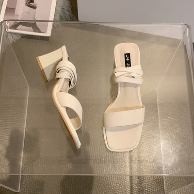 Ženske ležerne sandale s četvrtastom petom na vezanje