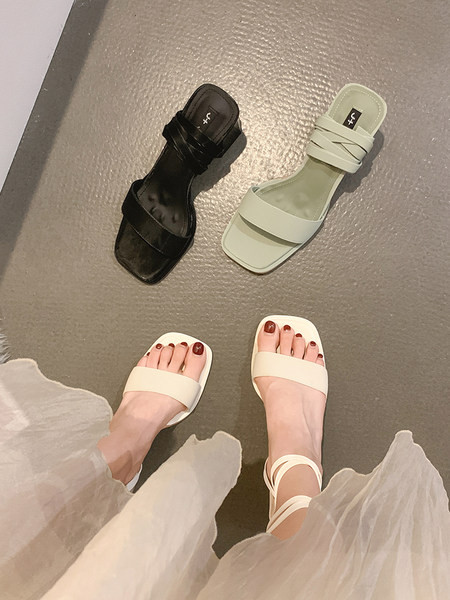 Ženske ležerne sandale s četvrtastom petom na vezanje