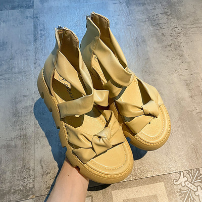 Γυναικεία μοντέρνα σανδάλια από οικολογικό δέρμα και κλείσιμο με φερμουάρ