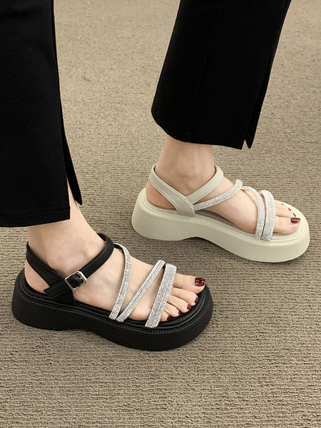 Ženske sandale sa visokim potplatom od 4,5 cm i ukrasnim kamenčićima