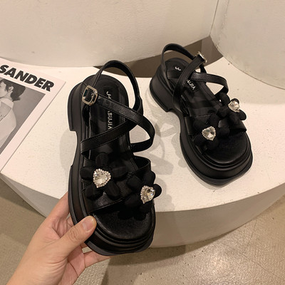 Γυναικεία έκο δερμάτινα σανδάλια με 3D στοιχείο