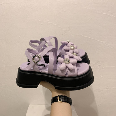 Γυναικεία έκο δερμάτινα σανδάλια με 3D στοιχείο