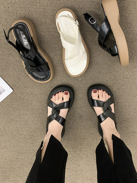 Ženske sandale od umjetne kože sa debelim đonom