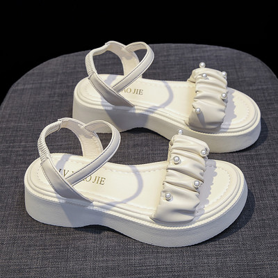 Γυναικεία πέδιλα από οικολογικό δέρμα με διακόσμηση με πέρλες