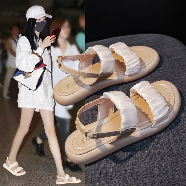 Ležerne sandale sa skupljenim efektom