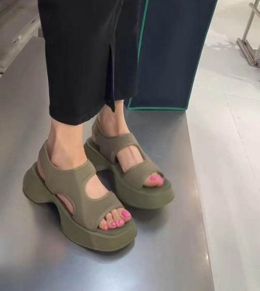 Ženske ležerne sandale s grubim potplatom