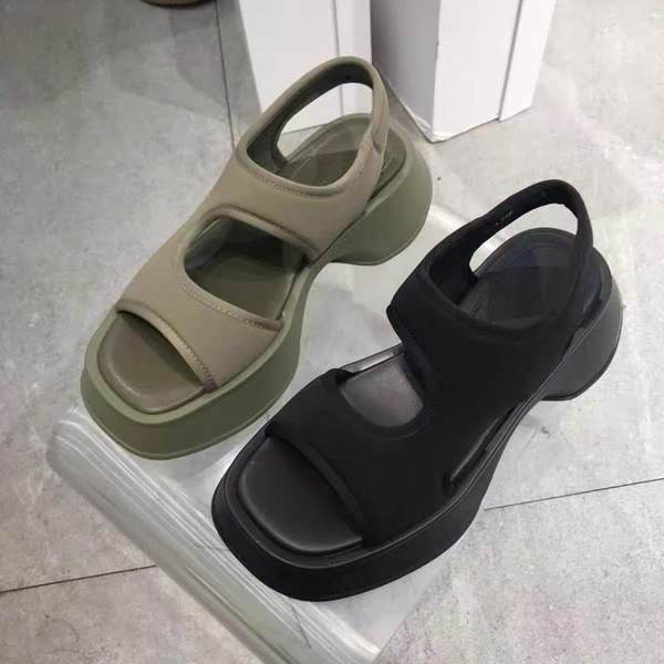 Ženske ležerne sandale s grubim potplatom