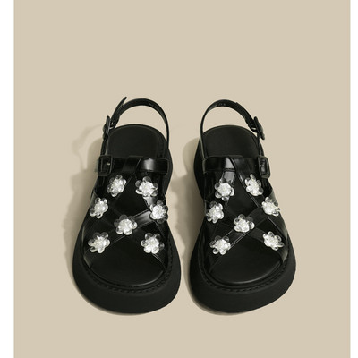 Moderne ženske sandale na cvijet od eko kože sa metalnim kopčanjem