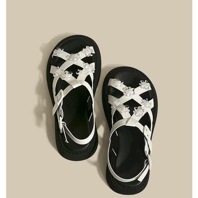 Moderne ženske sandale na cvijet od eko kože sa metalnim kopčanjem