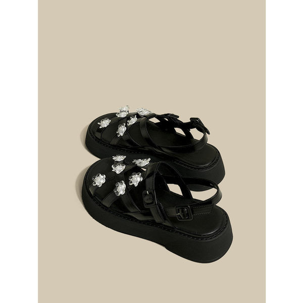 Moderne ženske sandale na cvijet od eko kože sa metalnim kopčanjem