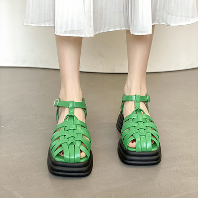 Γυναικεία κλειστά τετράγωνα οικολογικά έκο δερμάτινα σανδάλια με μεταλλική αγκράφα