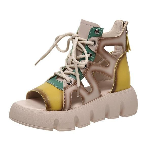 Ρετρό σανδάλια από οικολογικό δέρμα με τραχιά σόλα