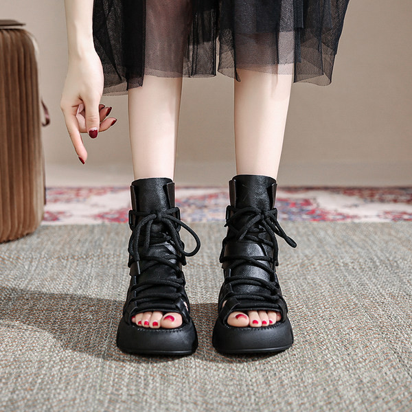 Γυναικεία έκο δερμάτινα σανδάλια με κορδόνια και τραχιά σόλα