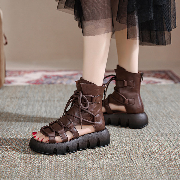 Γυναικεία έκο δερμάτινα σανδάλια με κορδόνια και τραχιά σόλα