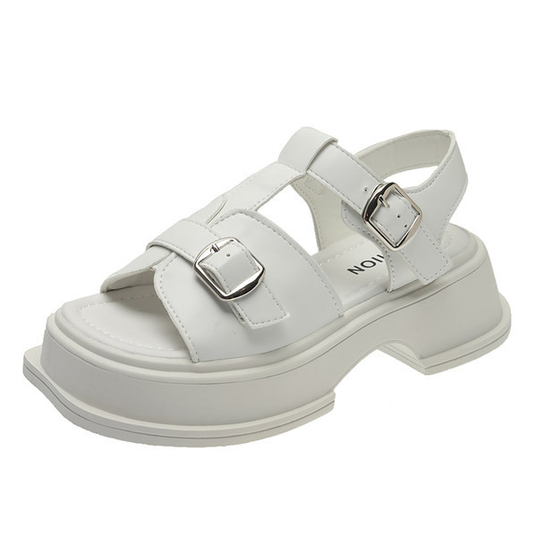 Moderné sandále s vysokou podrážkou a kovovým zapínaním