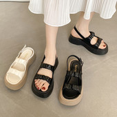 Ženske sandale sa nabranim efektom eko kože