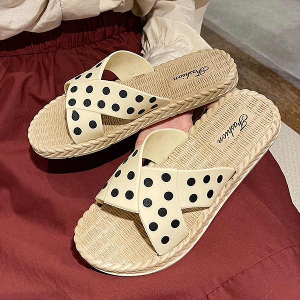 Γυναικείες λαστιχένιες παντόφλες - δύο μοντέλα