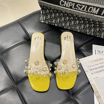 Μοντέρνες γυναικείες παντόφλες με τετράγωνο τακούνι 3cm και διακόσμηση με πέρλες