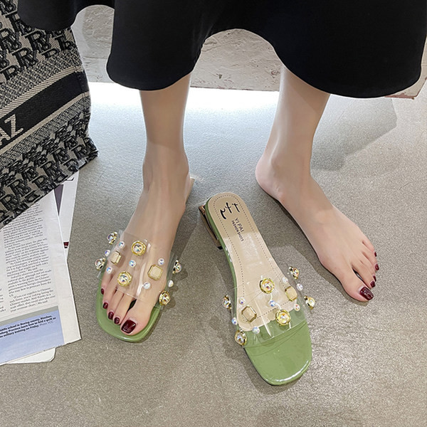 Μοντέρνες γυναικείες παντόφλες με τετράγωνο τακούνι 3cm και διακόσμηση με πέρλες