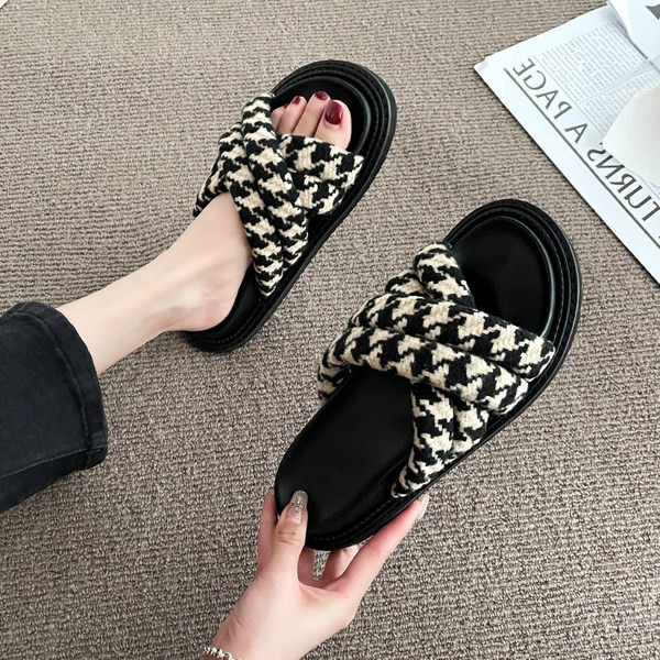 Ženske tekstilne papuče s ravnim potplatom