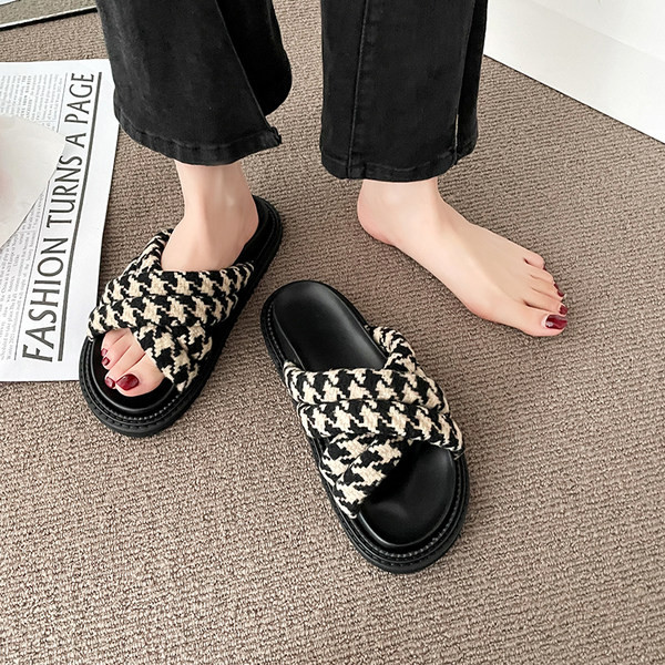 Ženske tekstilne papuče s ravnim potplatom