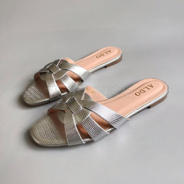 Ženske moderne papuče od eko kože sa sjajnim efektom