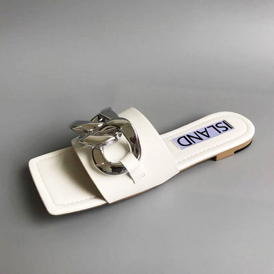 Moderne papuče od eko kože sa metalnim ukrasom