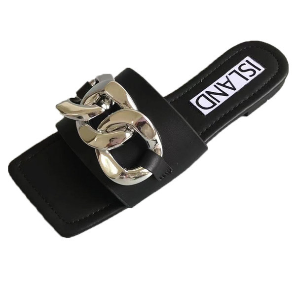 Moderne papuče od eko kože sa metalnim ukrasom