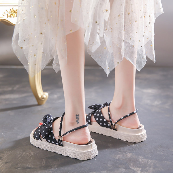 Moderne ženske tekstilne papuče s visokim potplatom