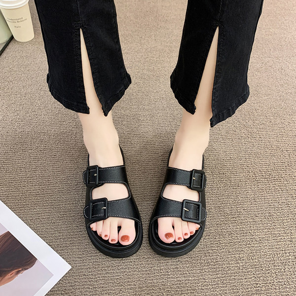 Casual παντόφλες με  αγκράφες από οικολογικό δέρμα