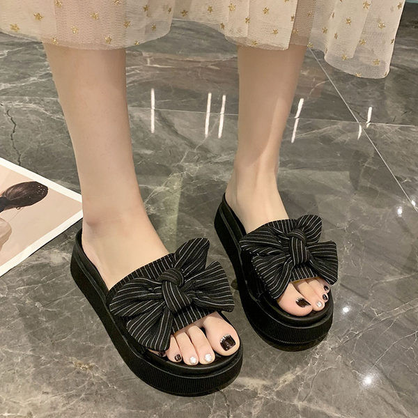 Γυναικείες παντόφλες με ψηλή πλατφόρμα 4,5 εκ. και κορδέλα