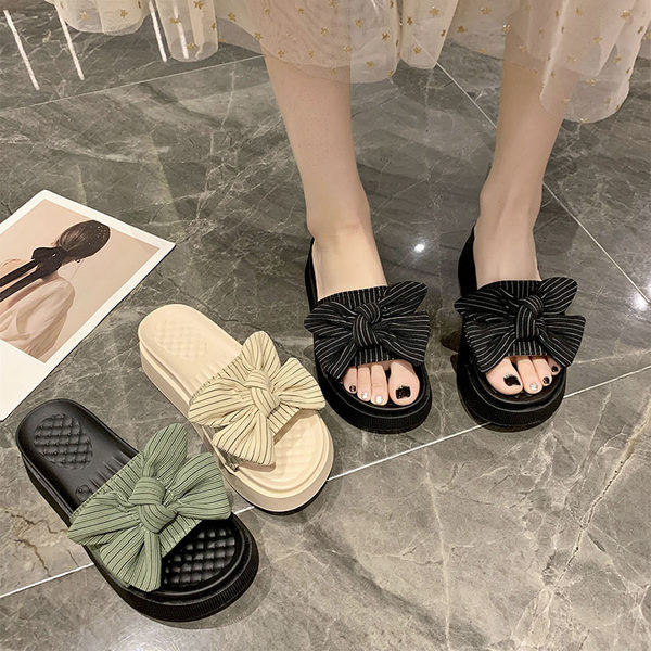 Γυναικείες παντόφλες με ψηλή πλατφόρμα 4,5 εκ. και κορδέλα