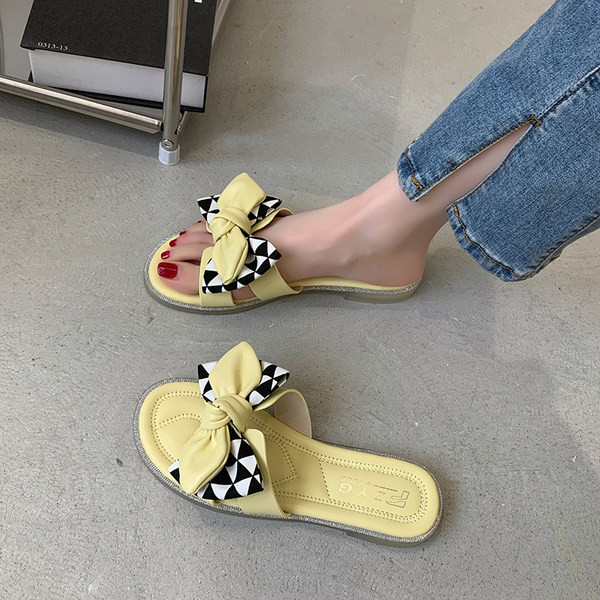 Casual χαμηλές παντόφλες με οικολογική δερμάτινη κορδέλα