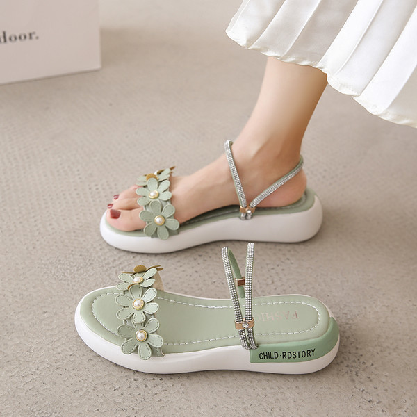 Ženske papuče od eko kože sa ravnim potplatom i perlicama