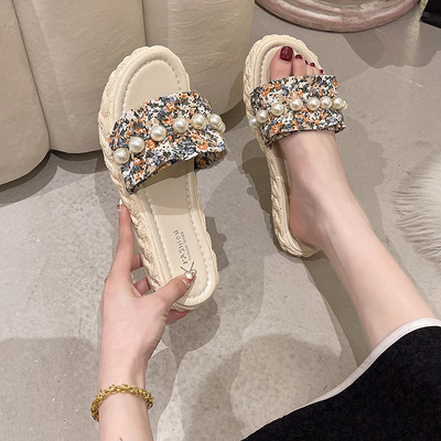 Γυναικείες casual παντόφλες με υφασμάτινες τιράντες και πέρλες