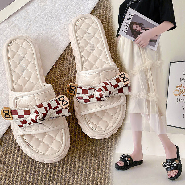 Kožne papuče s ravnim potplatom pogodne za svakodnevni život