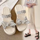 Γυναικείες παντόφλες με πλατφόρμα και υφασμάτινα λουράκια