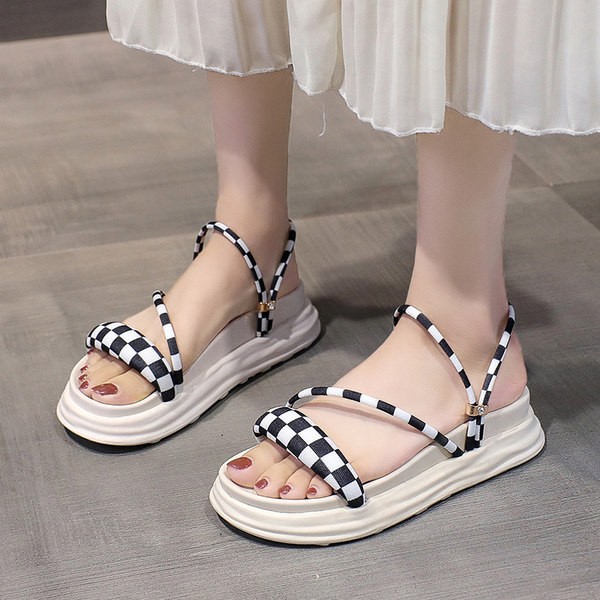 Casual γυναικείες παντόφλες σε τρία χρώματα