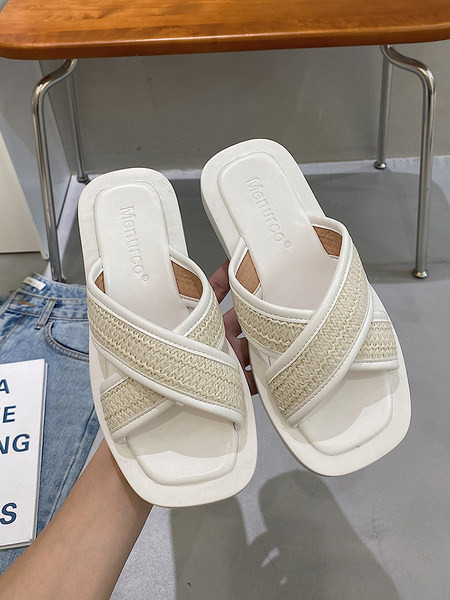 Γυναικείες casual παντόφλες χιαστί με λουράκι