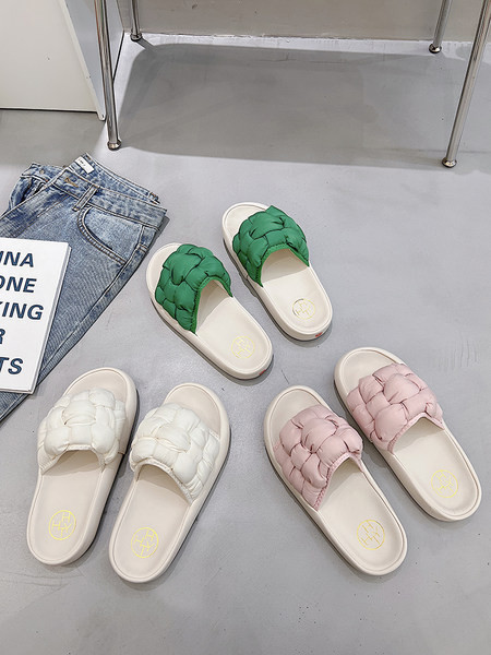 Ženske ležerne papuče s pletenim naramenicama