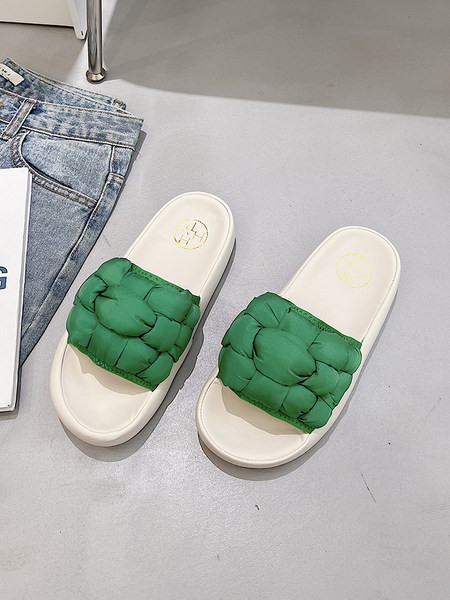 Ženske ležerne papuče s pletenim naramenicama