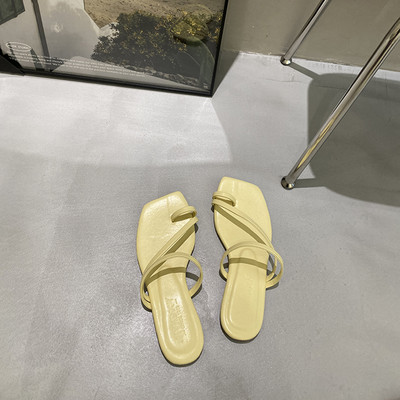 Ležerne niske papuče s tankim remenčićima od eko kože