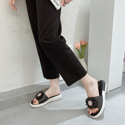 Casual γυναικείες παντόφλες με 3D διακόσμηση