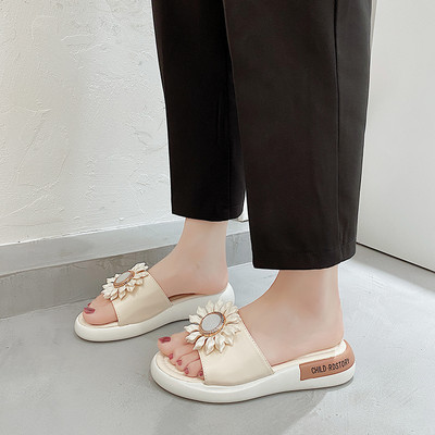 Casual γυναικείες παντόφλες με 3D διακόσμηση