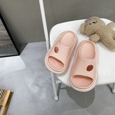 Νέο μοντέλο από καουτσούκ παντόφλες κατάλληλες για την καθημερινότητα