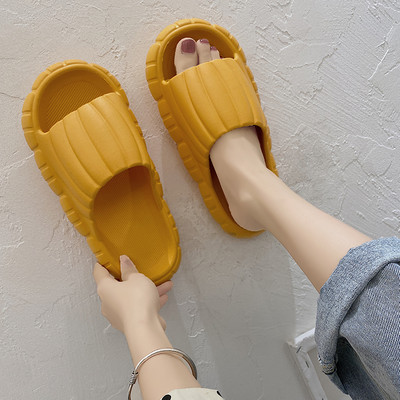 Νέο μοντέλο από καουτσούκ παντόφλες κατάλληλες για την καθημερινότητα