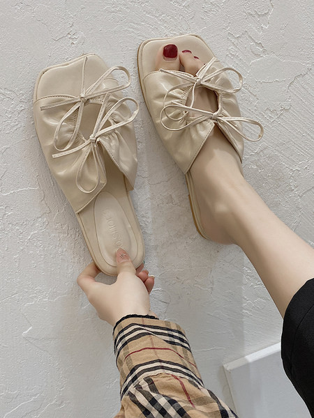 Γυναικείες έκο  δερμάτινες παντόφλες με κορδέλα σε τρία χρώματα