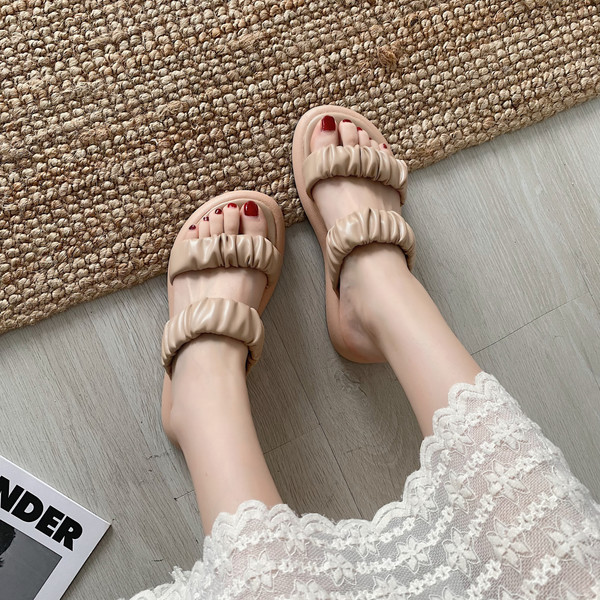 Ženske papuče s remenčićima od umjetne kože