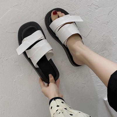 Γυναικείες έκο δερμάτινες παντόφλες κατάλληλες για την καθημερινότητα