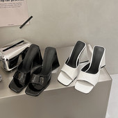 Γυναικείες κομψές παντόφλες με τακούνι